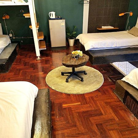 Ddm House Pansiyon Bangkok Dış mekan fotoğraf