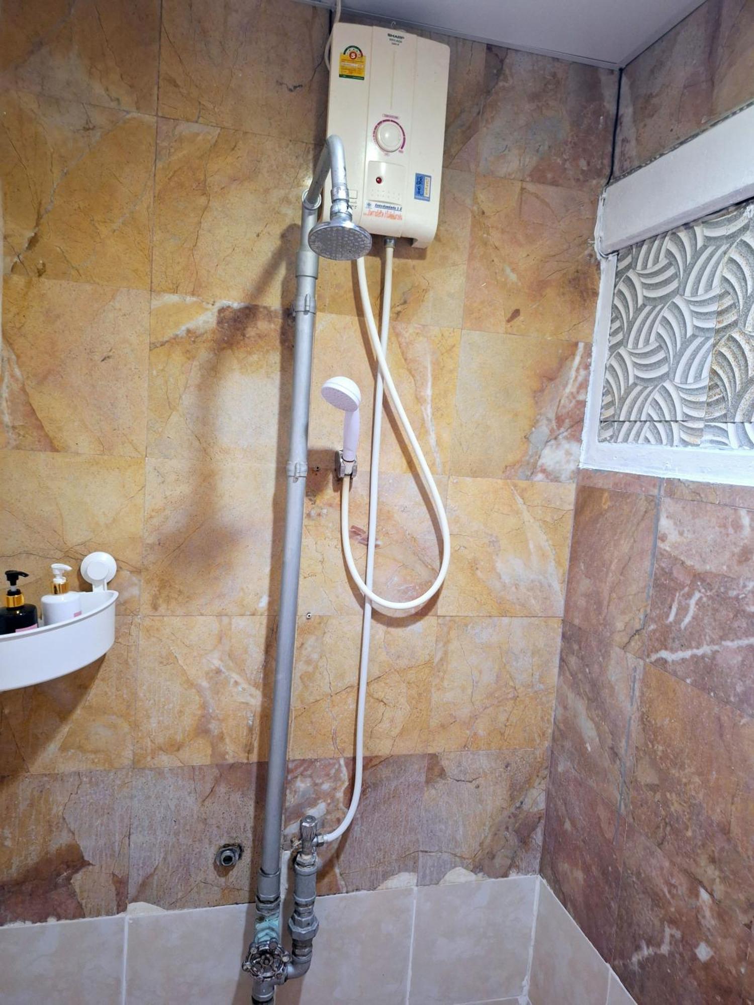 Ddm House Pansiyon Bangkok Dış mekan fotoğraf